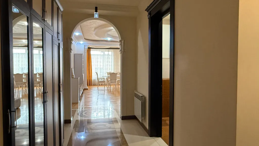 Апартамент с 2 спальнями, 2 санузлами и балконом на Северном пр