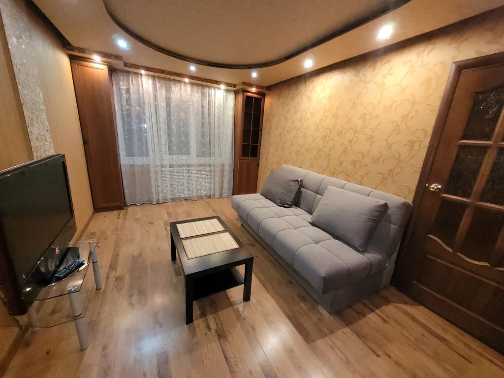 Уютная квартира в центре города — аренда посуточно в Серов