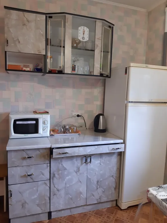 3-комнатная квартира с кондиционером без балкона у института, парка семейным — аренда посуточно в Вольск