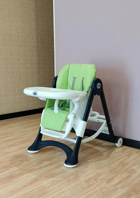 Семейная евротрешка с видом на Лавру,огром гостиной и 4 отд. кроватями