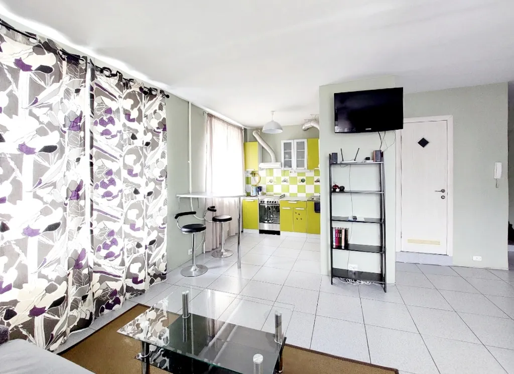 Просторные светлые апартаменты в самом центре рядом с ЖД вокзалом