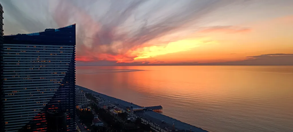 Alliance Palace, вид на закат, море и поющие фонтаны