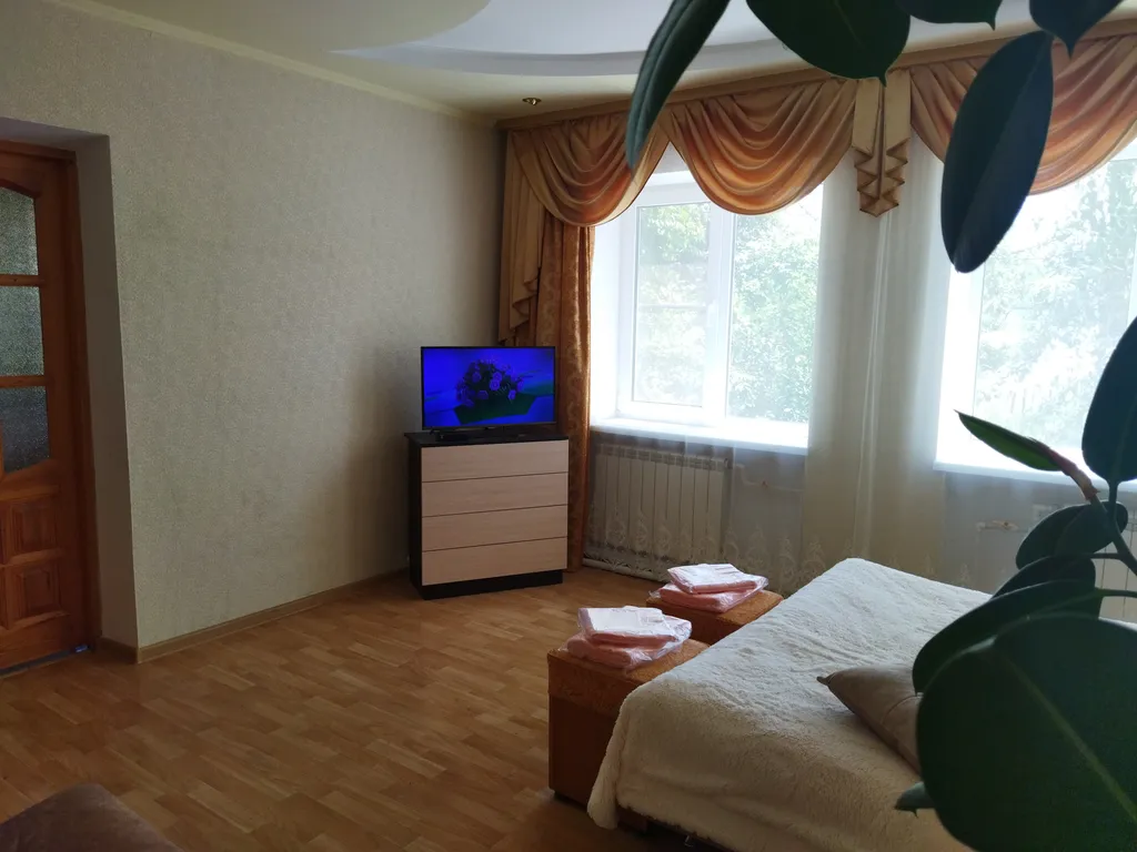 Просторная двухэтажная квартира на площади Возрождения