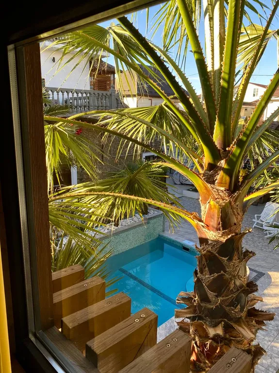 Коттедж Домик у бассейна — Сириус