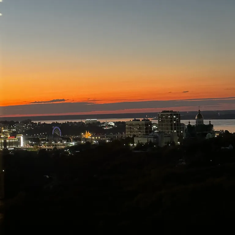 Трёхкомнатая квартира в центре города в пешей доступности к Заливу