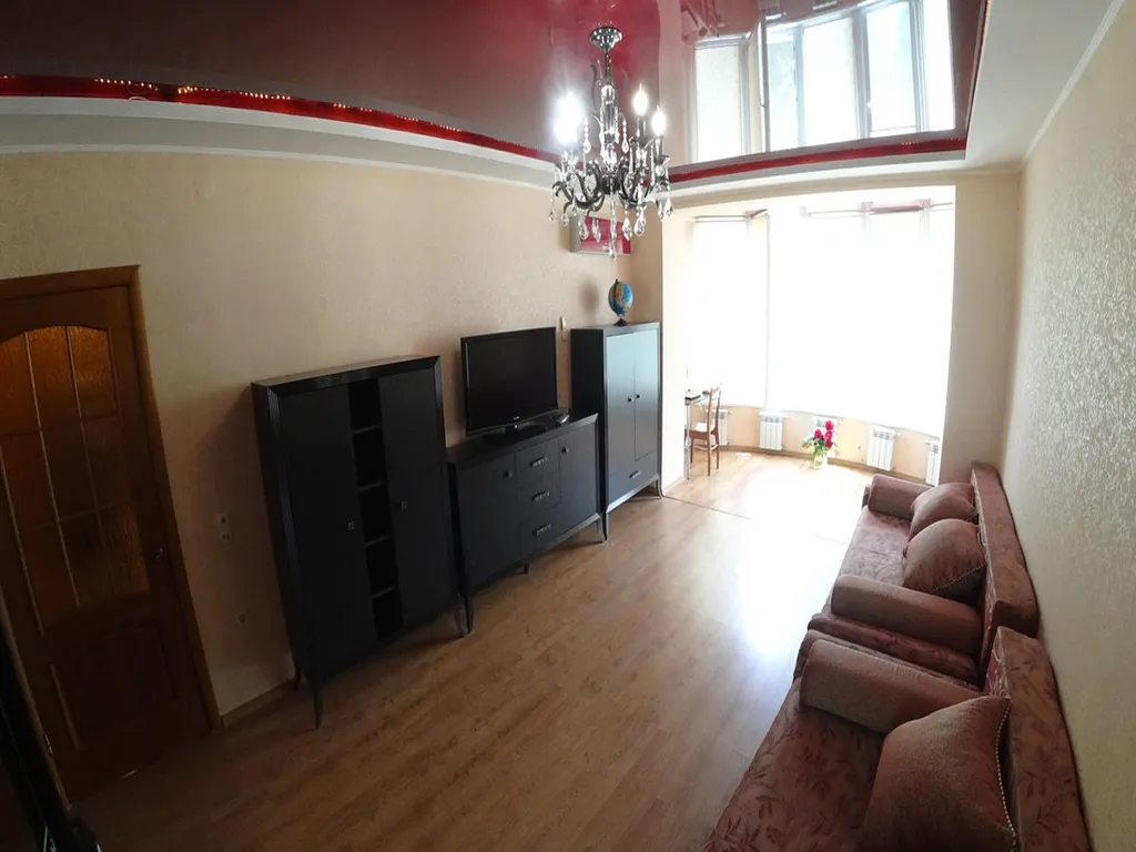 Просторная квартира рядом с парком Фрунзе