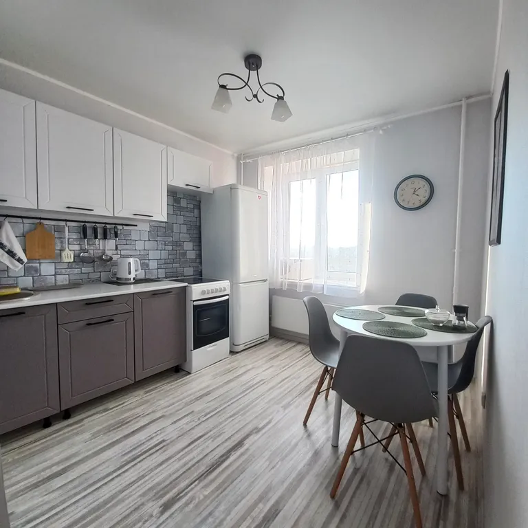 Квартира в центре, рядом с АЗ Урал