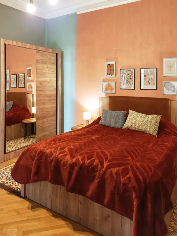 Винтажная квартира с камином в центральном районе Тбилиси, Чугурети