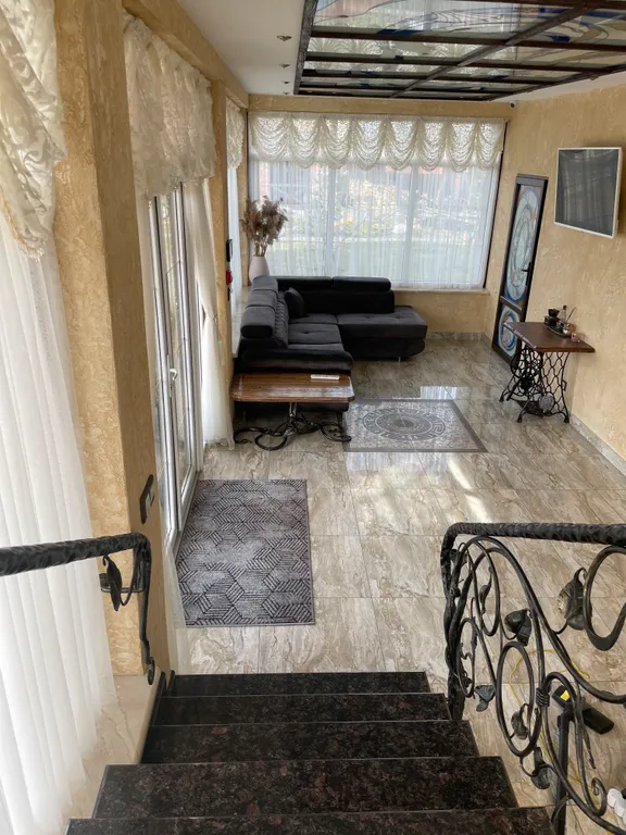 Загородный дом с бассейном