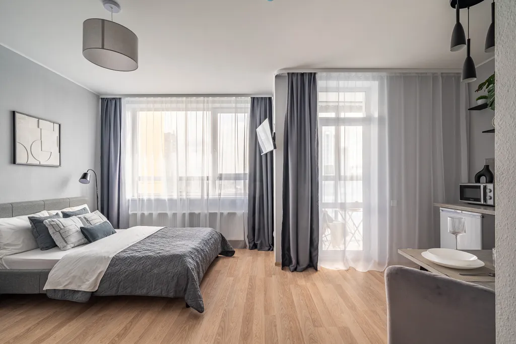 Не в отеле, а в квартире на Репина 77