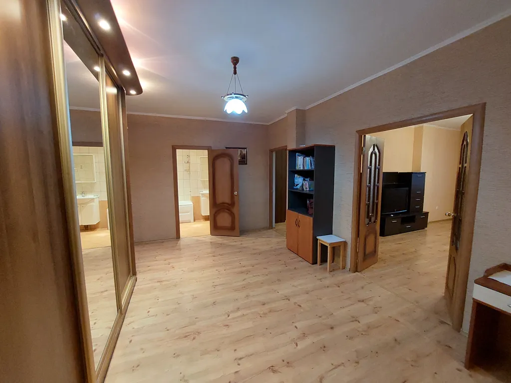 Квартира Трехкомнатная квартира у Фридландских ворот, недалеко от вокзала — Калининград