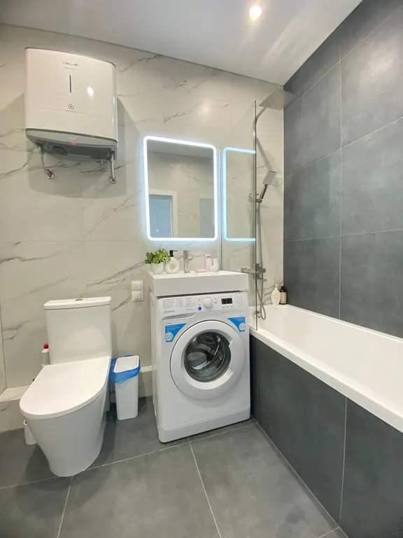 Шикарная квартира рядом трассой при заезде в город, со своей стоянкой