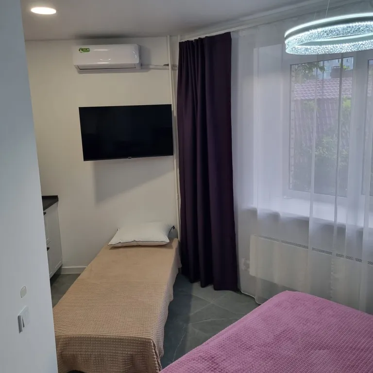 Студия в центре города, рядом с фонтаном