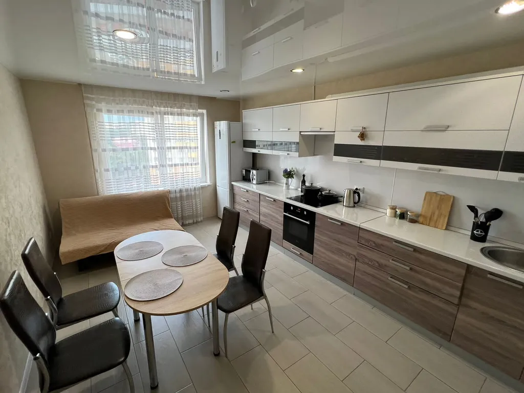 Большая и уютная трехкомнатная квартира в центре, с двумя санузлами