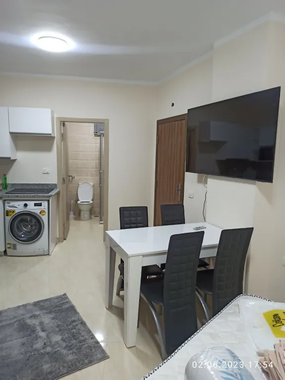 Большая студия у бассейна