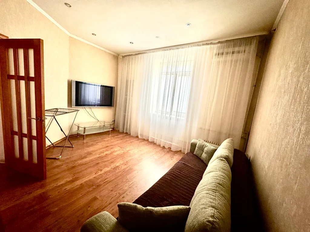 Двухкомнатная с круглосуточной водой