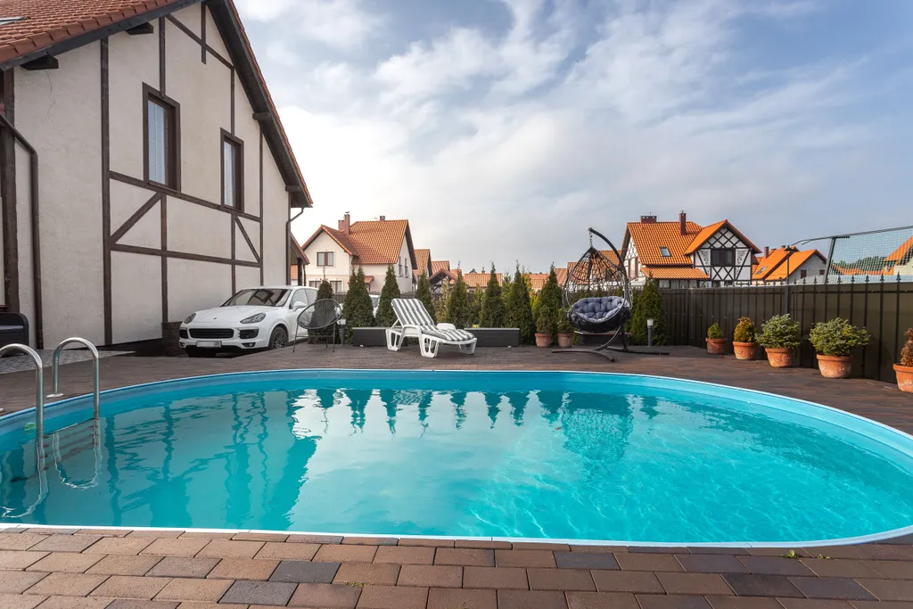 Дом с сауной и теплым бассейном