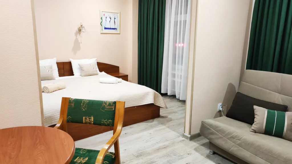 Квартира Квартира Улучшенный двухместный номер с дополнительным спальным местом — Екатеринбург