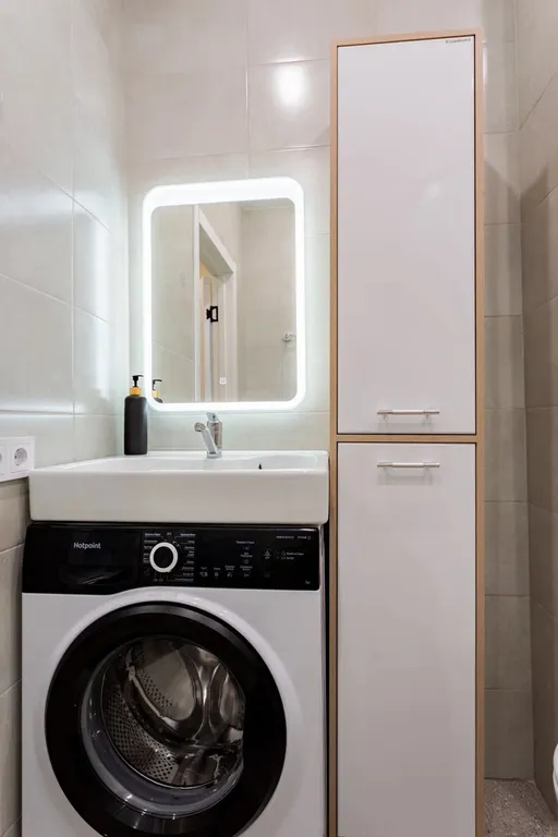 Белые апартаменты - студия на Искре