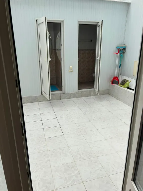 Уютный элленг с двориком Счастье на набережной Чёрного моря для двоих