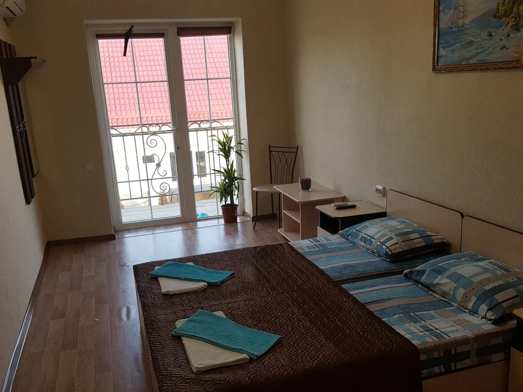 Квартира Квартира Двухместный улучшенный двухкомнатный с двухспальной кроватью. — Кучугуры