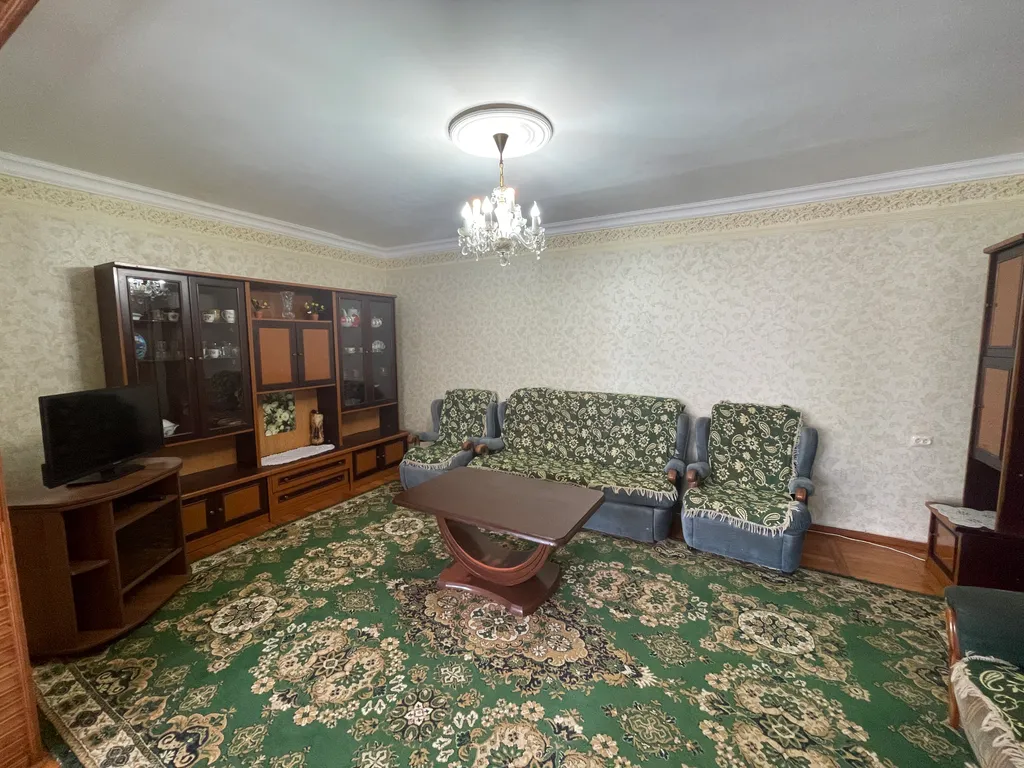 Уётная трехкомнатная квартира с лоджией , 4 минуты до моря