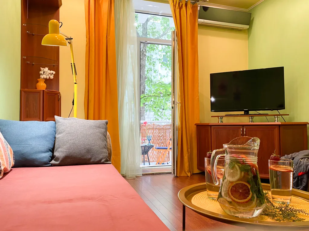 Квартира Квартира Счастье жить в центре Севастополя в яркой квартире с видом на Артбухту — Севастополь