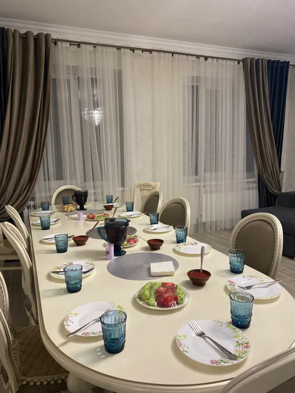 Дом Золотая рыбка с видом на горы и рядом с озером