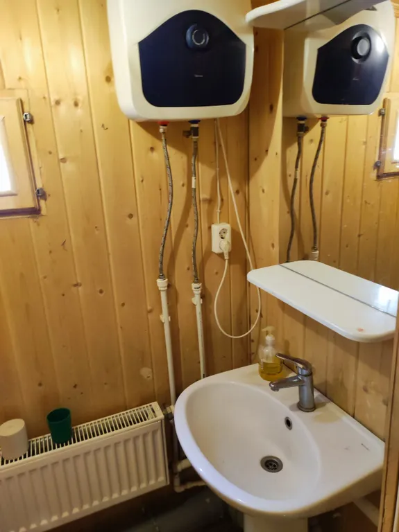 Дом для 15 человек и 10 автомобилей