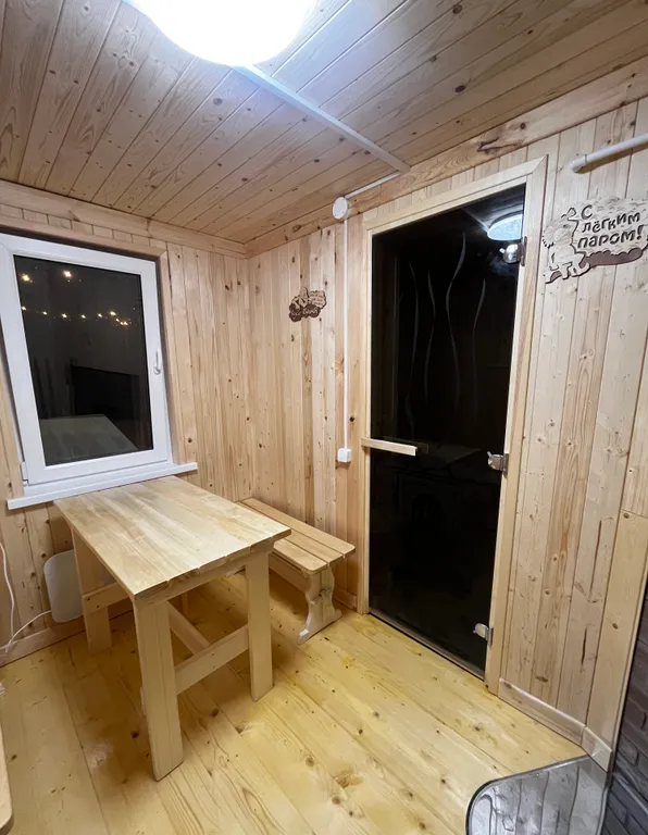 Дом в окружении сосен