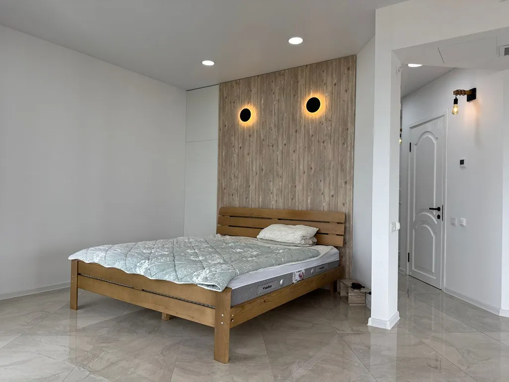 Дизайнерская квартира с прямым видом на море в премиальном комплексе