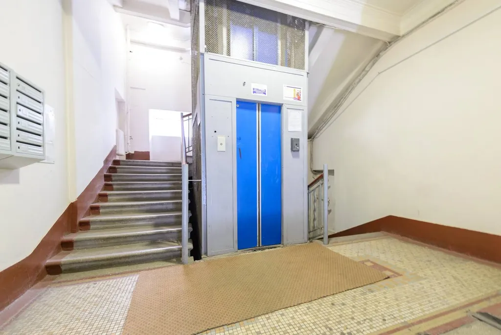 Квартира Уютная большая квартира около патриарших прудов — Москва