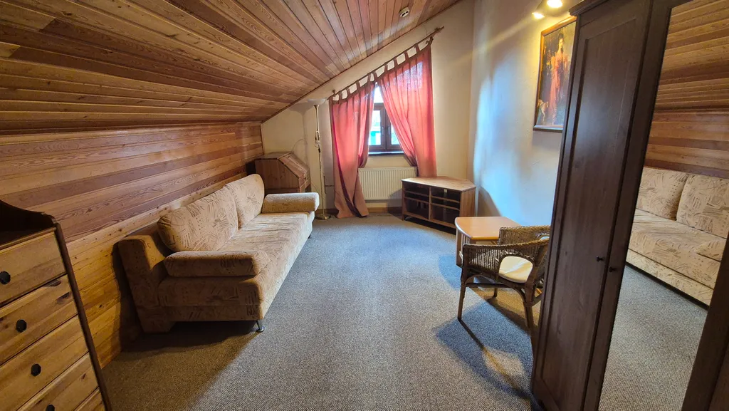 Дом на берегу волги, с видом на затопленную колокольню