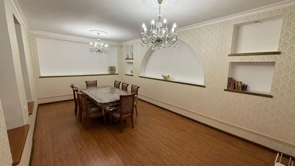 Уютный дом в центре города