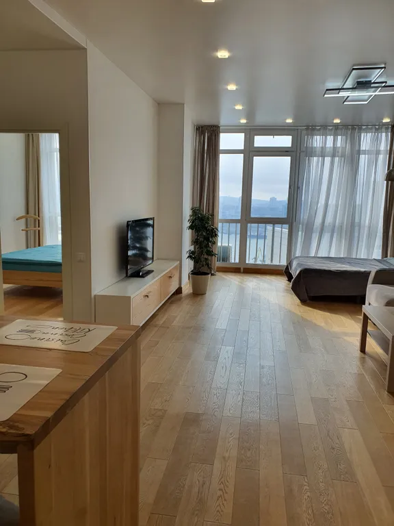 Апартаменты в центре города с прекрасным видом на золотой мост