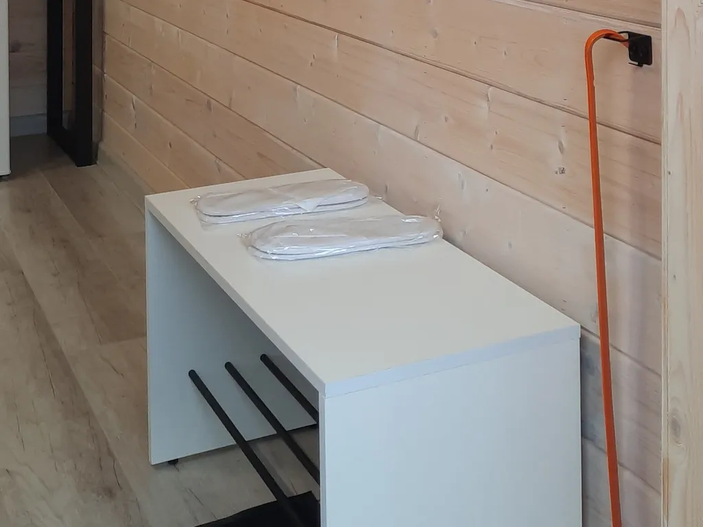 Уютный четырёхместный Домик де-люкс с отдельными кроватями