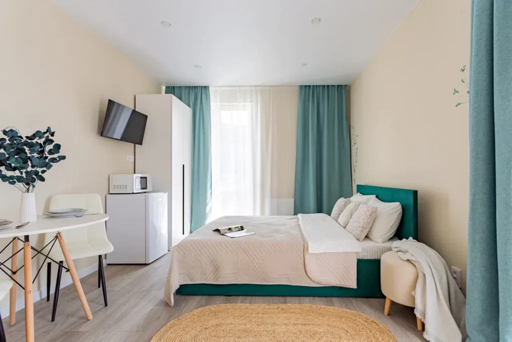 Светлая квартира - студия в ЖК Летний — аренда посуточно в Кудепста