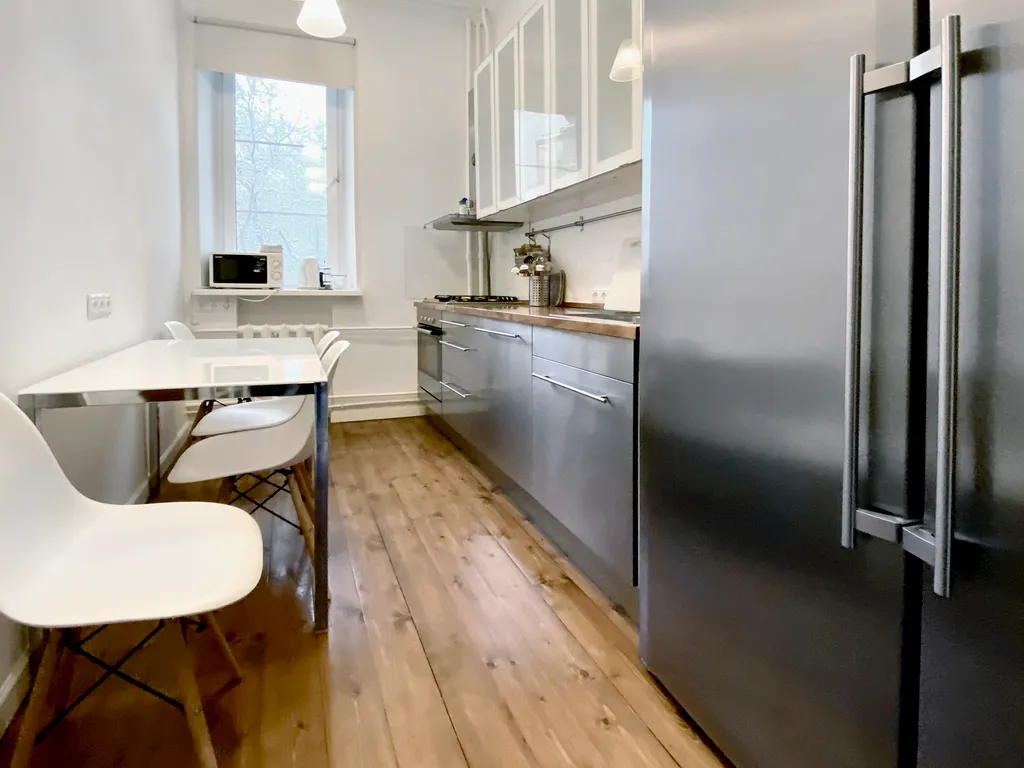 Квартира 3-комнатная квартира рядом с площадью Гагарина — Москва