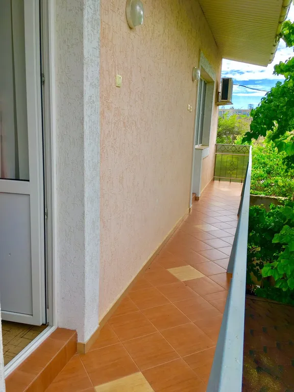 Уютный дом с беседкой