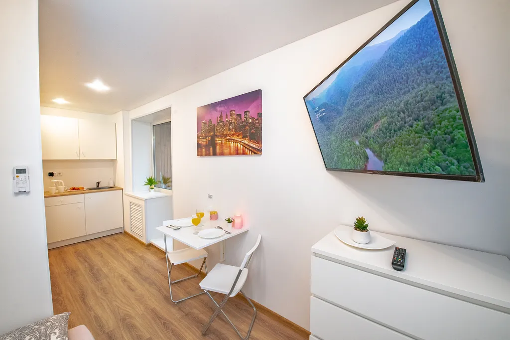 Мини-студия с лоджией с Мединститутом и ВВГУ