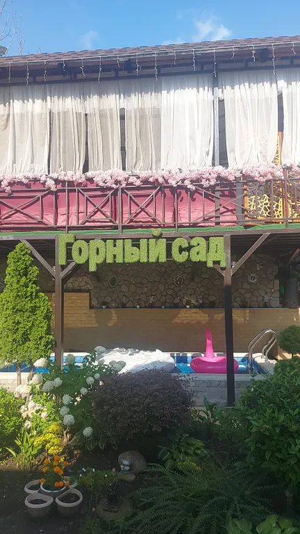 Дом замок с видом на море и горы