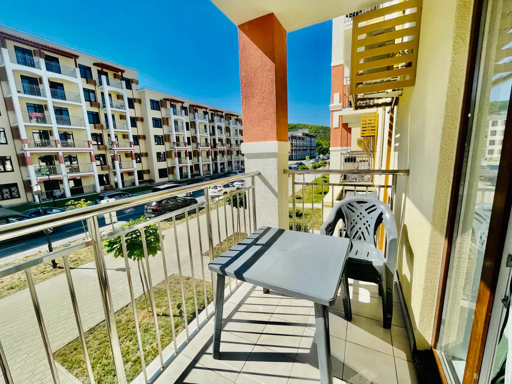 Тихая студия, балкон, лифт в корпусе, бассейн