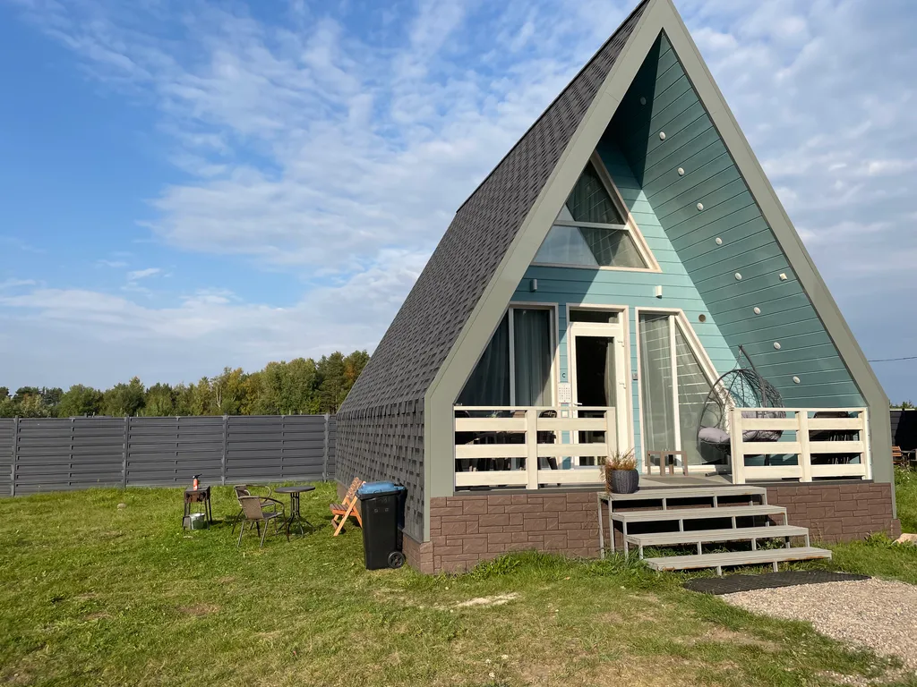 Коттедж Уютные дома аттик А-фрейм у Снетковского озера — Ларионово