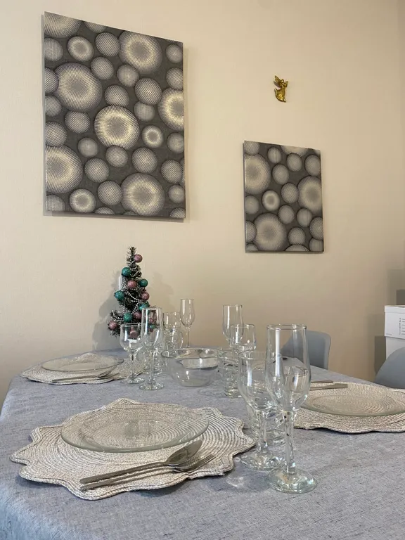 Высокий этаж, окна в пол, новый дом