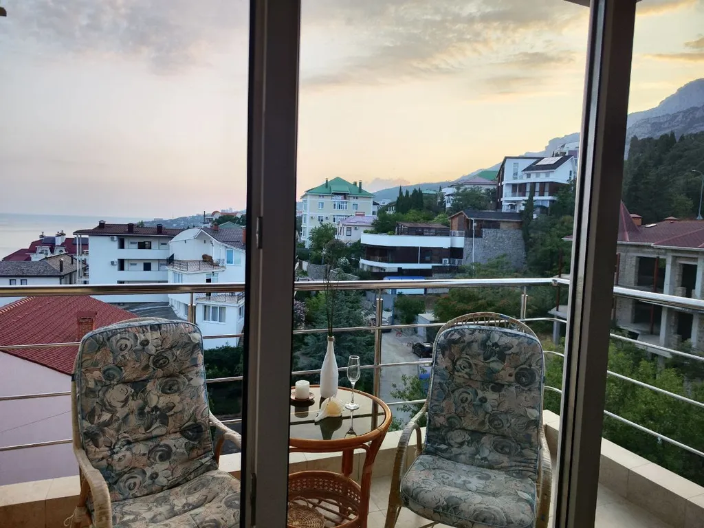 Апартаменты с видом на море и гору Ай петри