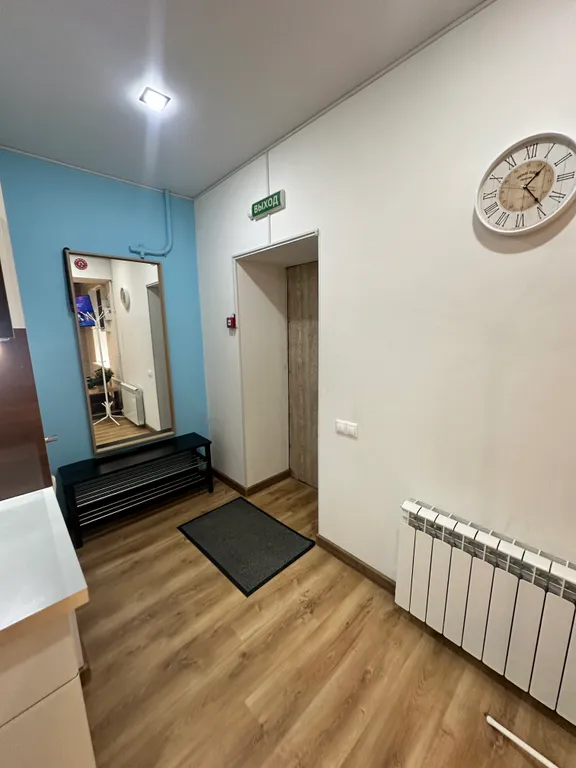 Просторная квартира с отдельным входом возле гипермаркета Перекресток