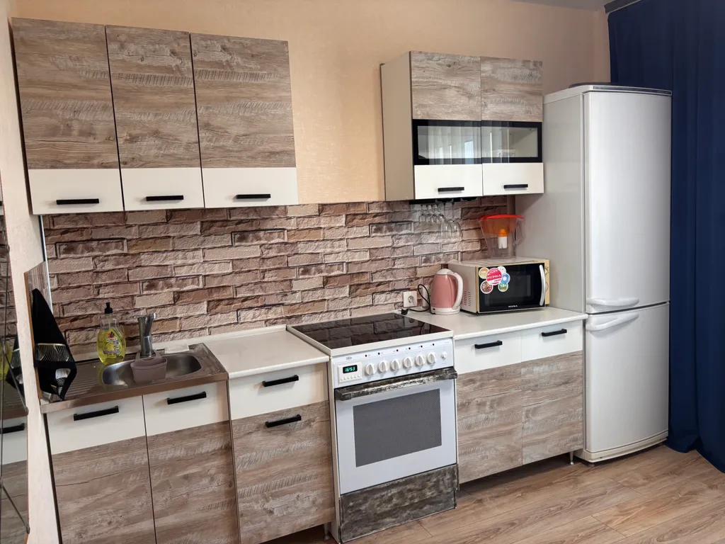 Квартира около трассы и в 5 минутах от города