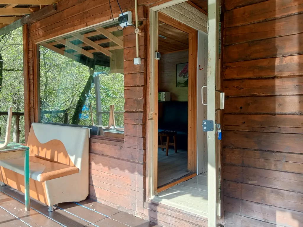 Коттедж Коттедж Избушка с баней для рыбалки и отдыха — Володарского