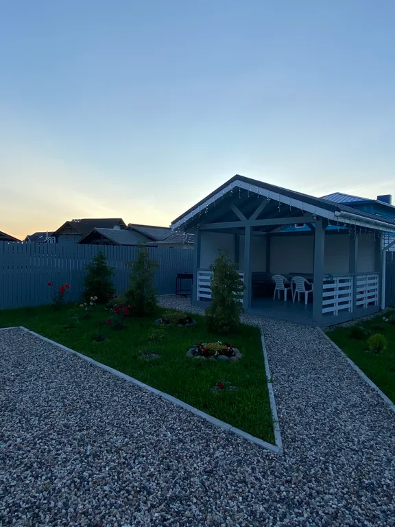 Суздальская дача у реки