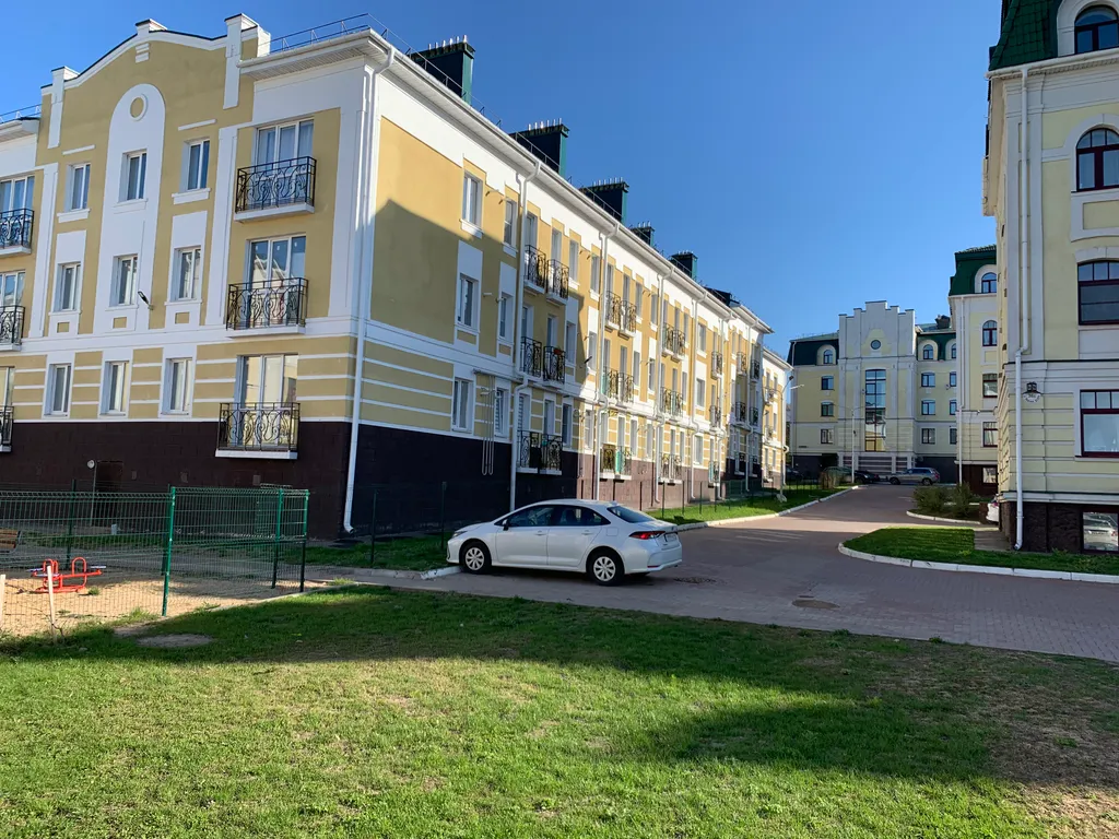 Двухуровневые апартаменты Снегурочка на набережной в центре города